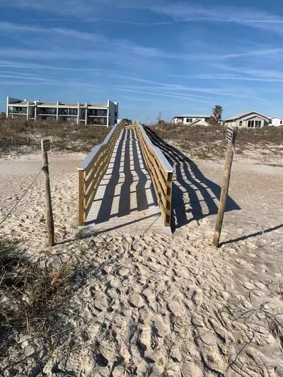 Dunewalkover5th Street